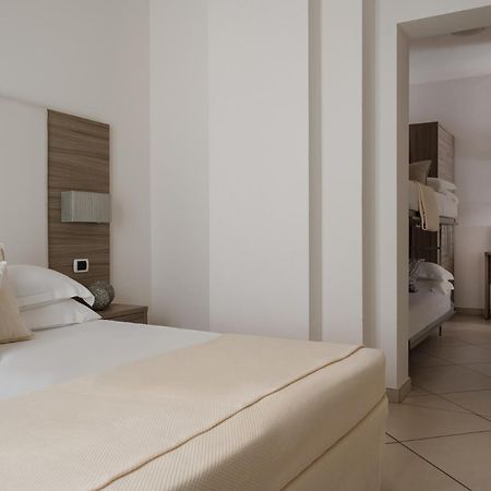 Hotel Embassy Ριτσόνε Εξωτερικό φωτογραφία