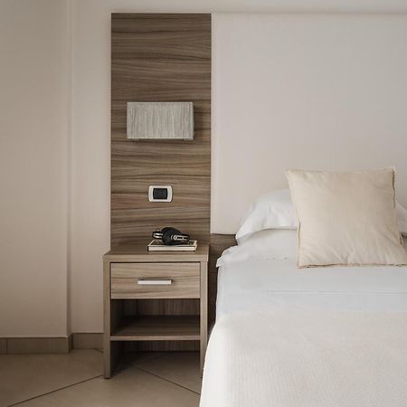 Hotel Embassy Ριτσόνε Εξωτερικό φωτογραφία