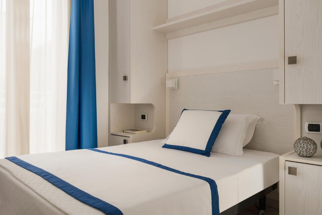 Hotel Embassy Ριτσόνε Εξωτερικό φωτογραφία