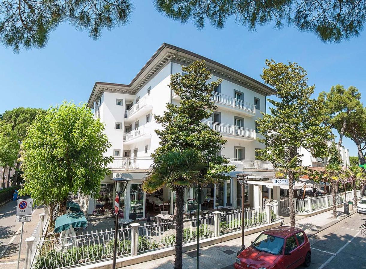 Hotel Embassy Ριτσόνε Εξωτερικό φωτογραφία