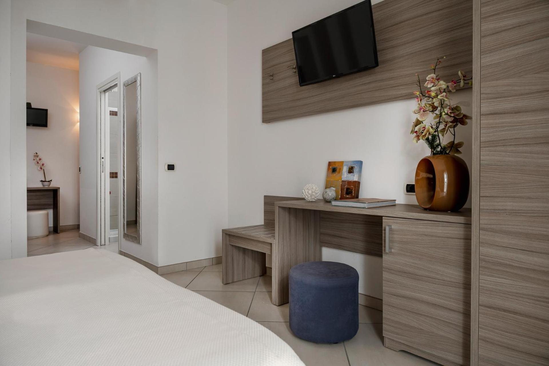 Hotel Embassy Ριτσόνε Εξωτερικό φωτογραφία